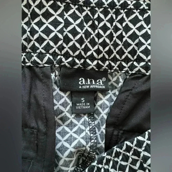 a.n.a Black and White Print Rayon Drawstring Pants Size S​ - Picture 7 of 9